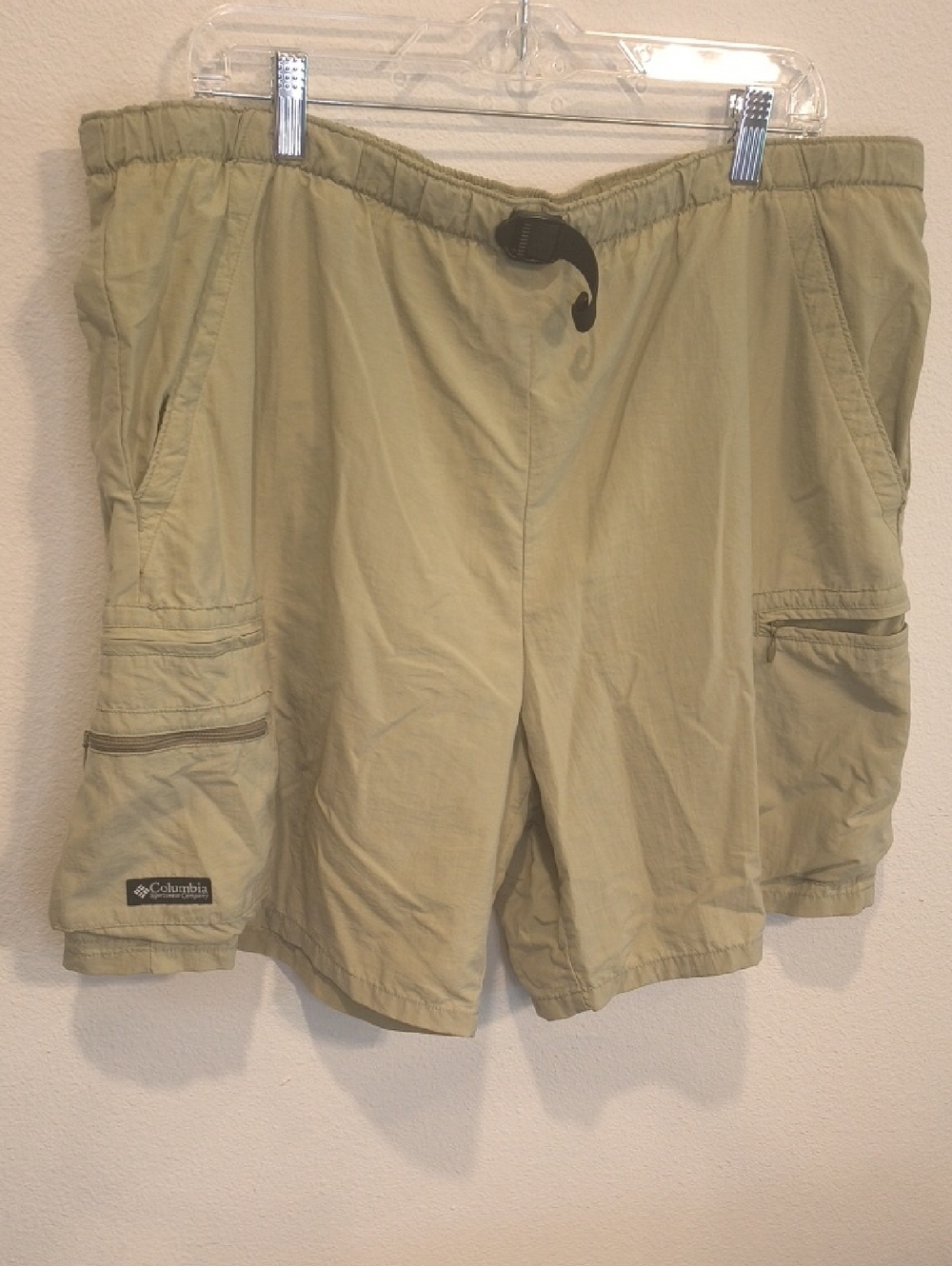 Columbia Light Khaki Green Cargo Shorts Large
